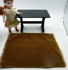 RARO tappeto vintage anni 30 DOLLY CARE 5" x 6" VELLUTO 1:12 casa delle bambole miniatura - Foto 1 di 5