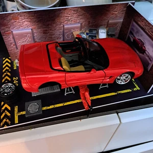 Diorama Werkstatt mit Corvette 1 -24 mit Werkzeug und Figur - Bild 1 von 7