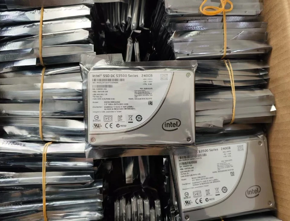 Intel SSD DC S3500 Series 240GB 2.5'' 6Gb/s Solid State Drive (SSDSC2BB240G4) - Image 1 of 1