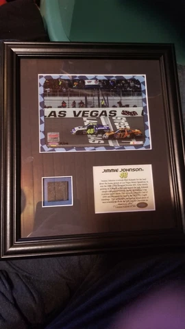 2006 Jimmy Johnson DaimlerChrysler 400 Tire Limited Edition Plaque Only Nascar Cover