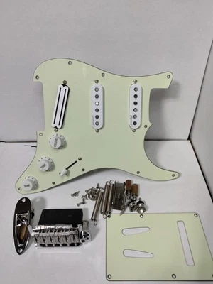 Camionetas y trémolo Harley Benton St Strat 25 aniversario cargadas Foto 1 de 4