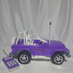 Radiocomando Barbie Vintage Radioshack Jeep Viola 1999 con telecomando - Foto 1 di 8