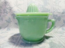 Jadeite Green Glass 2 Cup Measuring Cup with Reamer in Excellent Condition