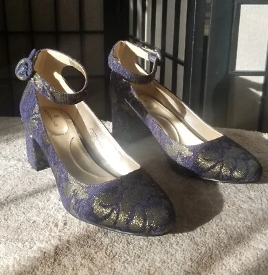 Bandolino Women's Shoes Size 7 Metallic Floral Block Heel Gold & Navy Brand-new - Image 1 of 4