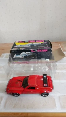 1/28 EIDAI EIDAI Grip Technica Lotus Europa Red, con danni alla scatola, si... - Immagine 1 di 4