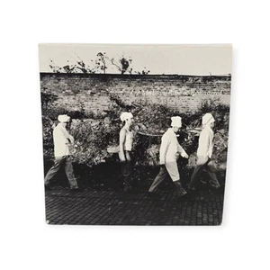 U2 Medium, Rare & Remastered 2009 Fan Club 2 x CD Disc - Picture 1 of 5