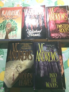 V.C. Andrews 5 Book DEBEER Series Complete Set willow wicked woods leaves root - Picture 1 of 8