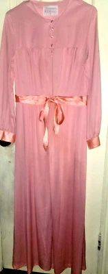 CAMISÓN DE COLECCIÓN LOUNGEWEAR DE ARTEMIS GOSSARD CORAL CON RIBETE SATINADO Foto 1 de 4