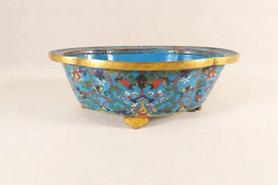 CHINE ANCIENNE JARDINIERE POT EN BRONZE CLOISONNE EMAILLE DORE FOND BLEU - Photo 1/2