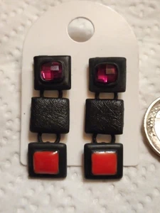 Ohrstecker schwarz rot  eckig ca 3,5 cm lang - Bild 1 von 1