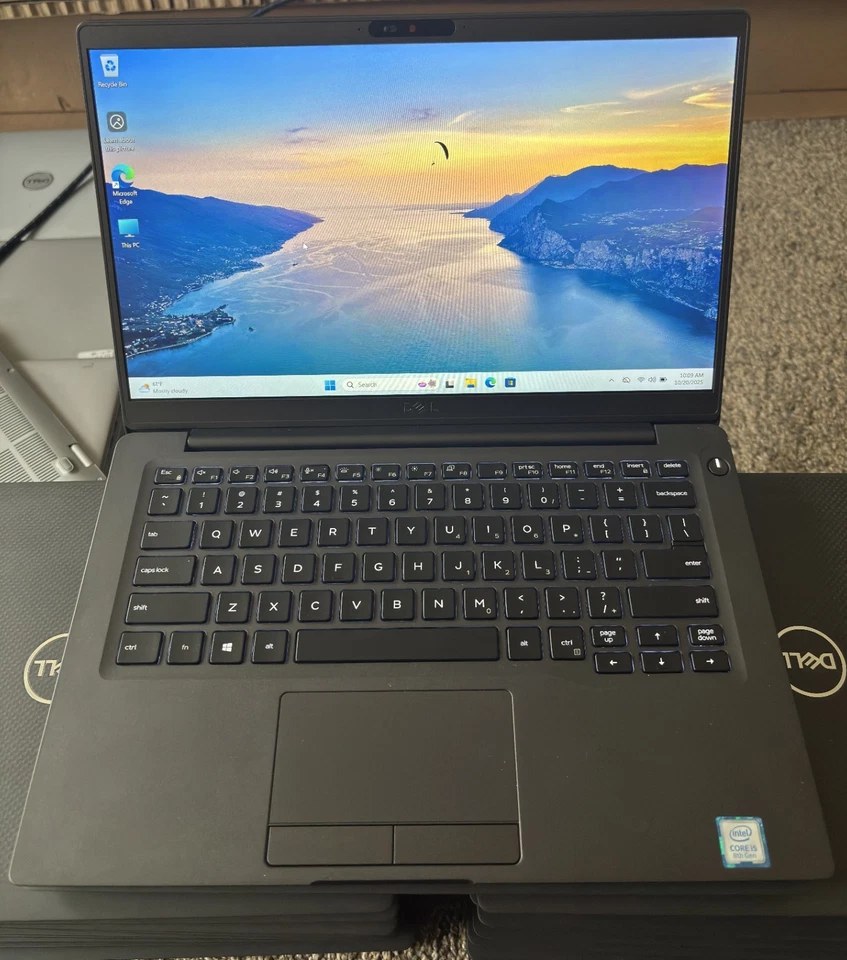 Dell Latitude 7400 14  FHD i5-8265U 1.60GHz 16GB RAM 256GB SSD Windows 11 - Image 1 of 4