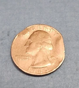 1983 P WASHINGTON QUARTER ✪ STRUCK 10% OFF-CENTER ✪ 1C ERROR COIN ◢TRUSTED◣ - Picture 1 of 5