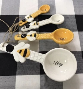 Young's Ceramic Honey Bee Measuring Spoons 4 Pc Set Tiered Shelf Or Everyday Use - Picture 1 of 4