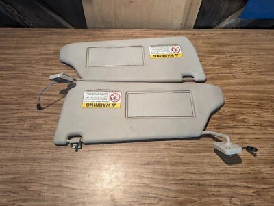 Parasol derecho usado se adapta a: Land Rover Discovery 2002-2004 con iluminación R Foto 1 de 4