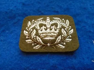 BRITISH MILITARY RQMS, REGIMENTAL QUARTERMASTER SERGEANT NO 2 DRESS RANK CROWN - Picture 1 of 2