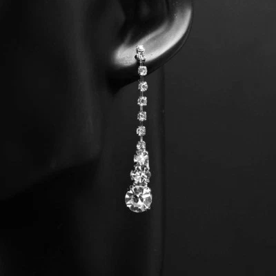 Pendientes colgantes de plata con diamantes de imitación con piedras en forma de solitario boda novia  Foto 1 de 4