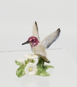 Beautiful Hagen Renaker Speciality Birds Hummingbird on White Flowers Figurine - Picture 1 of 3