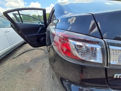 Conjunto de luz trasera izquierda Mazda 3 2011 conductor fabricante de equipos originales usado 126 k millas 4 puertas SED Foto 1 de 3