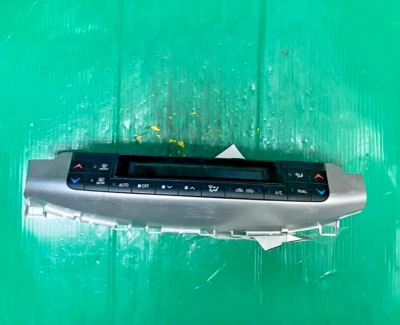 2011-2013 Lexus CT200h AC Heater Climate Control 55900-76060 - Image 1 of 4