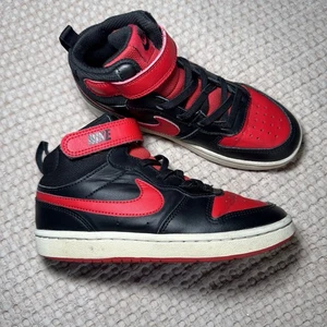 Nike Boys Court Borough Mid 2 Sz 1Y Black Red Basketball Shoes Sneakers - Picture 1 of 5