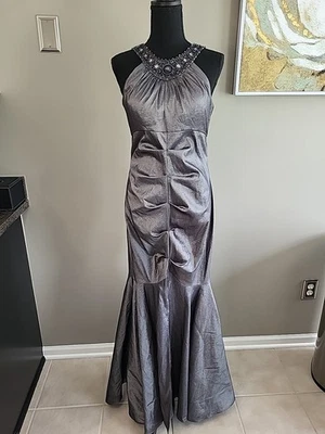 Vestido de noche largo con cuentas R&M Richards para mujer sirena cola de pez dobladillo gris talla 6 Foto 1 de 4