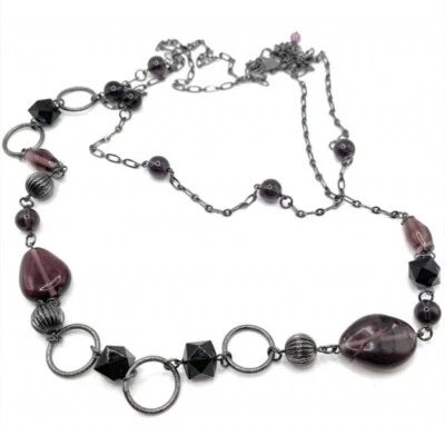 Collar Largo Lia Sophia "Telón de Fondo" Tono Hematita Vidrio Púrpura Ovalado Cuentas Enlazadas Foto 1 de 4