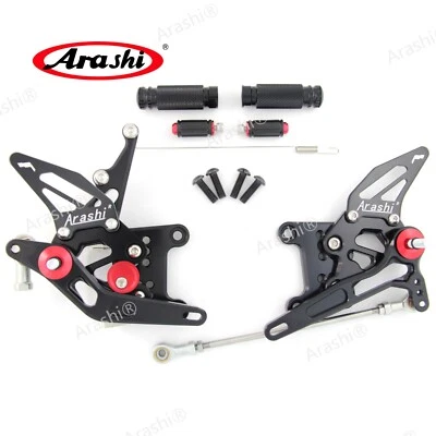 Juego trasero reposapiés estriberas para Triumph Speed Triple R 1050 1050R 2005-2010 Foto 1 de 4