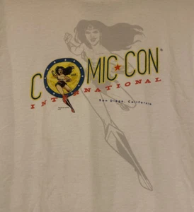 Comic Con 2016 San Diego CA Wonder Woman 75 Womens Size XXL 2XL White T Shirt - Picture 1 of 7