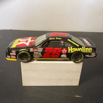 Revell 1999 Ernie Irvan Texaco Havoline Ford Thunderbird Diecast - Image 1 of 4