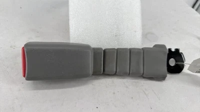 Attache ceinture avant droit KIA CARNIVAL 2 - Photo 1/4