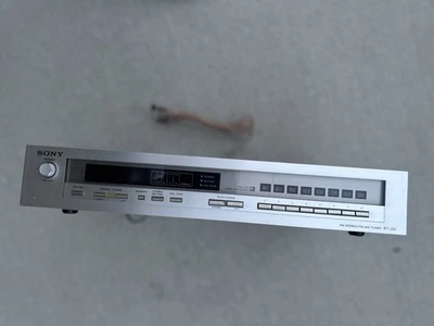 Sintonizador vintage-RARO SONY ST-J55 CON ANTENA acabado plateado probado y funciona Foto 1 de 4