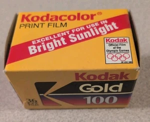Pellicola Kodak Gold Plus 100 135-36 stampe a colori scaduta 11/1997 sigillata - Foto 1 di 5
