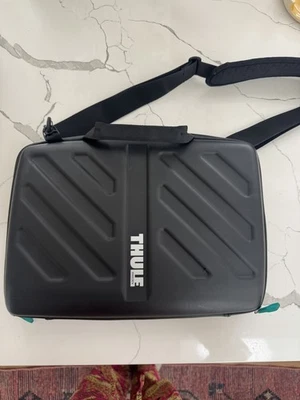 Портфель Thule Gauntlet 4 Attache для 14 дюймов Macbook Pro и 13 дюймов MacBook air - Изображение 1 из 4