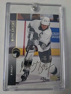 Wayne Gretzky Upper Deck Authenticated 1994-95 Buyback Autograph /500 - Image 1 of 2