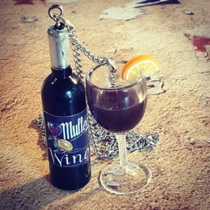 Unique MULLED WINE BOTTLE & GLASS NECKLACE gluwein XMAS miniature GIF BOXED - Picture 1 of 1