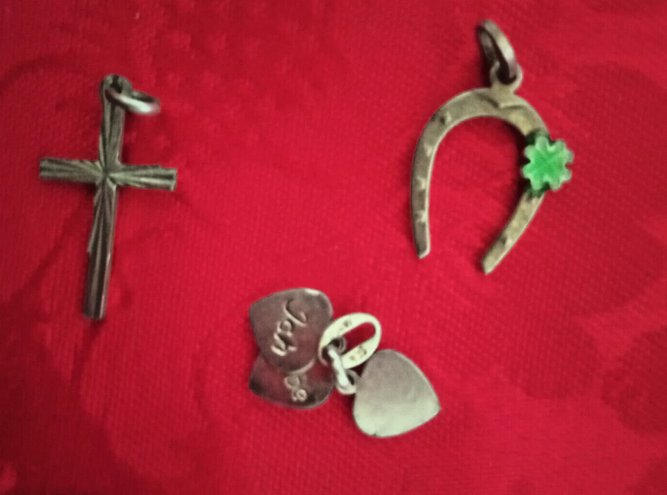 3 PENDAGLI O CIONDOLI  IN ARGENTO PICCOLI - Immagine 1 di 1