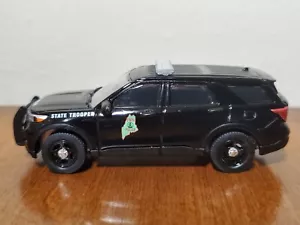 Luce verde scala 1/64 Maine State Police 2022 Ford PI Utility (ruote nere) - Foto 1 di 8