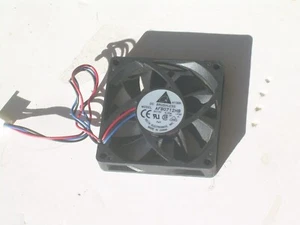 Delta AFB0712HB F00 DC Lüfter 12 V 0,33 A 70 x 70 x 15 mm 7015 7" 3 Draht 3 Pin - Bild 1 von 1