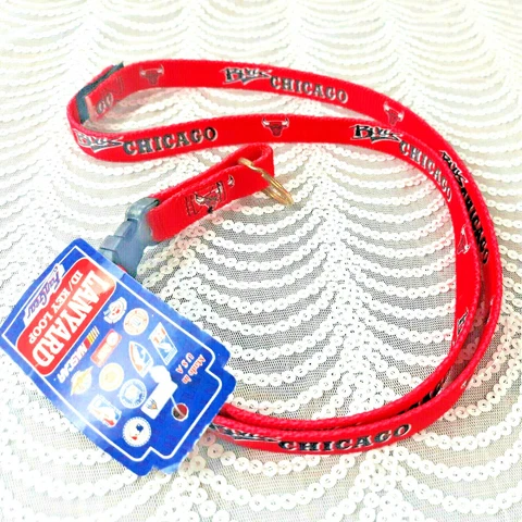 Vintage Lanyard NBA Chicago Bulls Key Chain ID Holder by Fan Gear Red Black NEW Cover