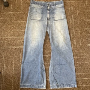 Pantalones de mezclilla acampanados con fondo de campana vintage años 70 35x31 hechos en EE. UU. para gente de mar de la Marina de los Estados Unidos - Imagen 1 de 16