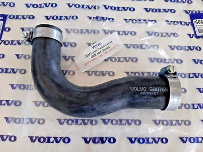 Volvo 1800 B20 69-73 -142 - 144 - 145 67-72 OEM Lower Radiator Hose W/OEM Clamps - Image 1 of 2