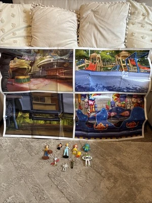 Disney Toy Story 4 Play Poster Scenes With X10 Mini Figures - Image 1 of 4