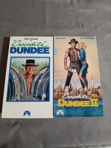 Crocodile Dundee & Crocodile Dundee II Set VHS TAPES Paul Hogan Linda Kozlowski  - Bild 1 von 3