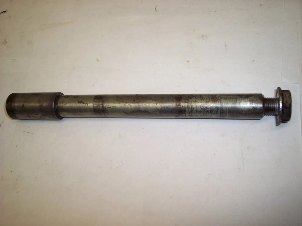 HONDA VF VFR 500 700 750? EJE RUEDA DELANTERA INTERCEPTOR Foto 1 de 1