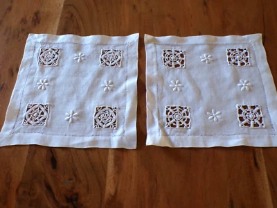 Linge ancien 2 Napperons lin broderies, dentelle incrustations - Photo 1/4