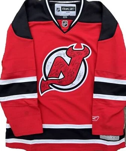 New Jersey Devils 2009-10 Team Signed Autographed Jersey - 19 Signatures - Picture 1 of 12