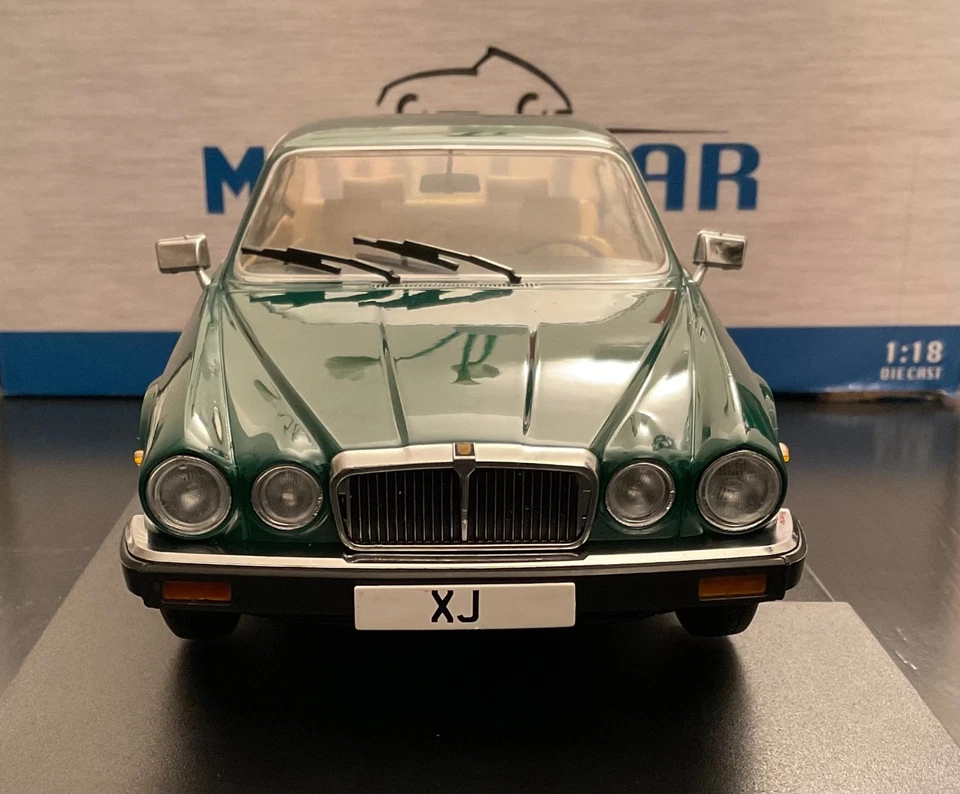Jaguar XJ SIII 1979 1/18 Model Car Group - Immagine 1 di 4