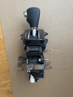 Honda CR-V 2012-2014 montaje de palanca de cambios OEM Foto 1 de 4
