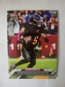 2024 TOPPS NOW CARD JAYDEN DANIELS #11 HAIL MARY!!! RC ROOKIE QUANTITÀ!!! - Foto 1 di 2