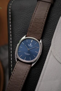 Universal Geneve White Shadow Ref 866151 Ellipse Automatic Microrotor blue dial - Picture 1 of 20